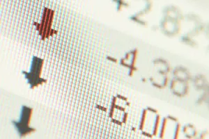 Rat u Ukrajini gurnuo tečaj eura na najniže razine u dvije godine, burze i dalje u padu, moguće jačanje inflacije