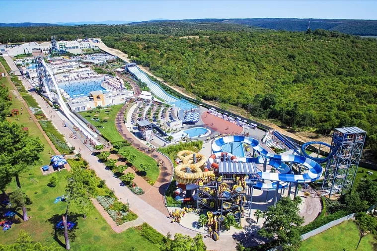 Aquapark Istralandia prodana Looping grupi