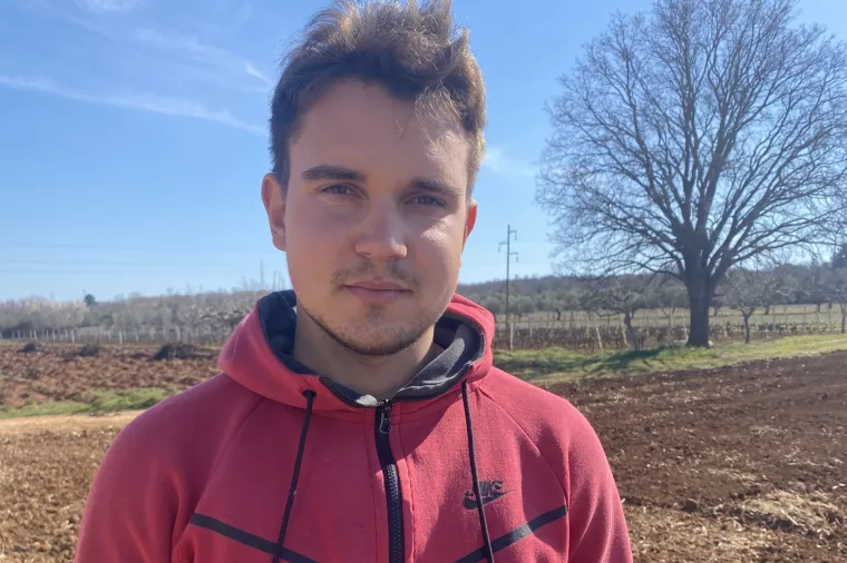 Mladi dalmatinski poljoprivrednik Ivan Majica planira ulagati u mehanizaciju jer je radna snaga &#39;skupa, a neučinkovita&#39;