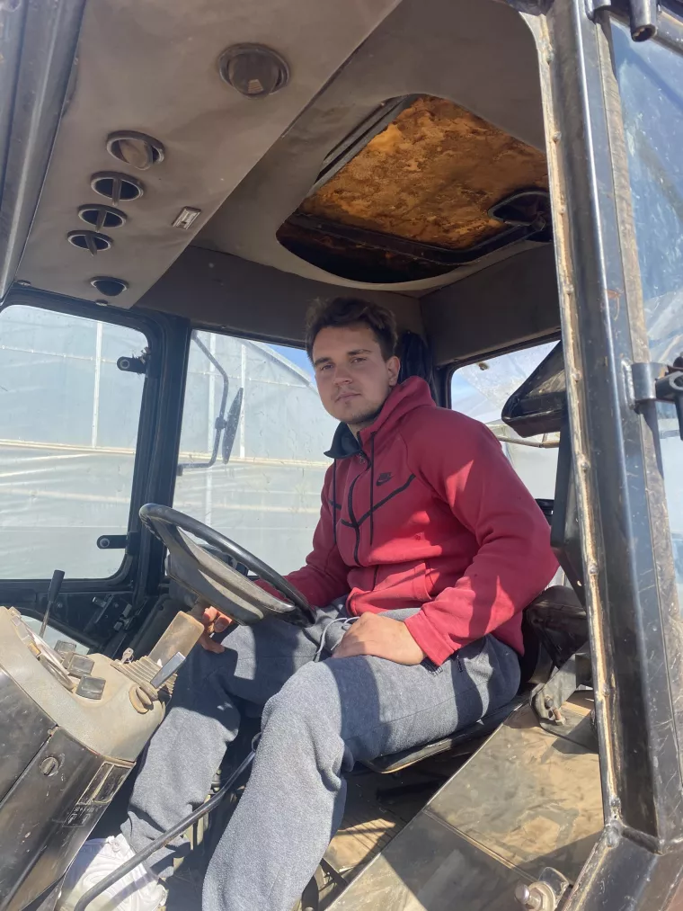 Mladi dalmatinski poljoprivrednik Ivan Majica planira ulagati u mehanizaciju jer je radna snaga &#39;skupa, a neučinkovita&#39;