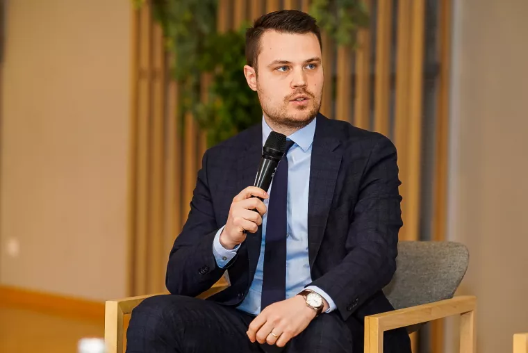 Mladi se sve manje zapošljavaju u struci, sve ih više nakon studija odlazi van