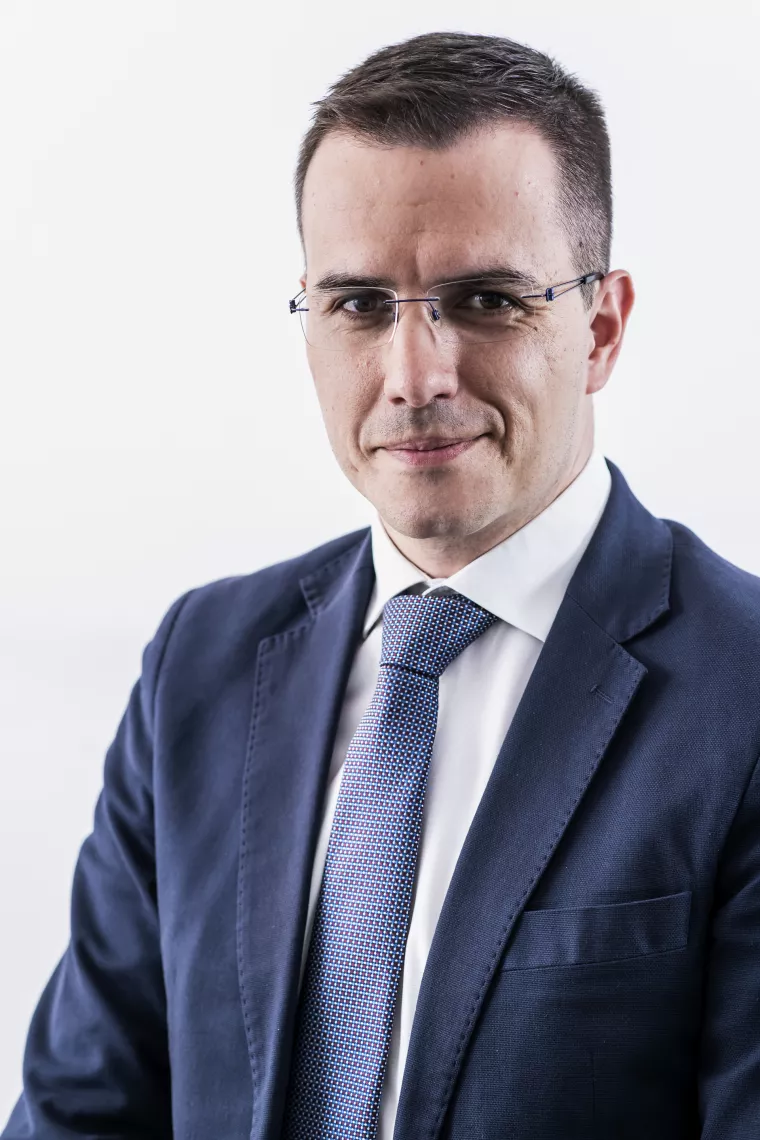 Nema labavo: društvene mreže neće preuzeti medijski prostor