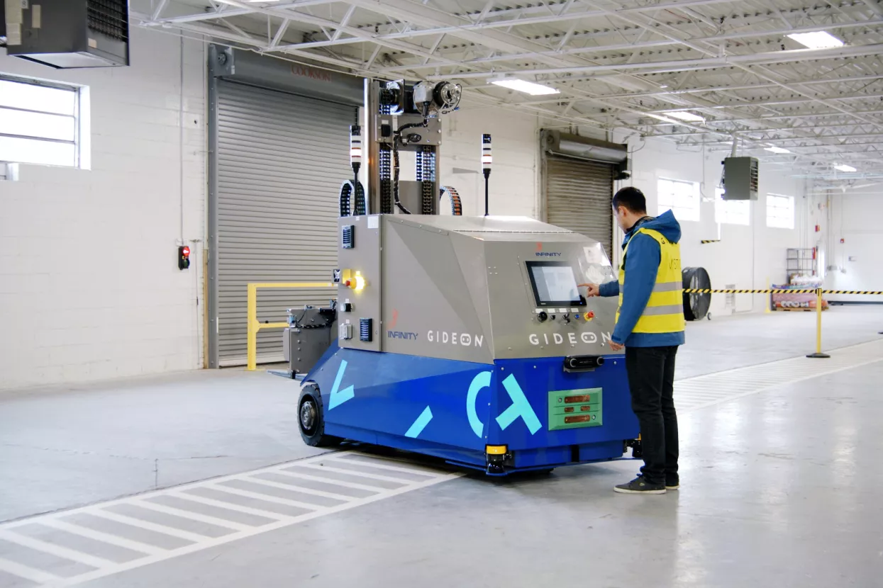 Gideon predstavio novo rješenje: Trey, autonomni viličar za utovar i istovar kamiona