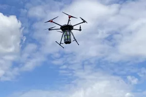 U Britaniji otvorena stanica električnih letjelica za dostavu paketa i prijevoz putnika