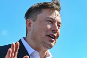 Musk predlaže &#39;malu naplatu&#39; za kompanije i političare na Twitteru