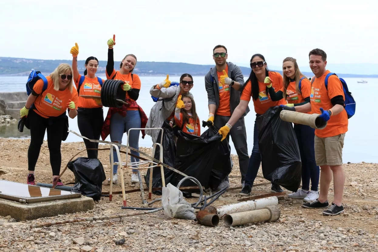 Studenac i partneri ronioci uklonili gotovo 40 kubika otpada nataloženog na dnu Jadrana kod Selca