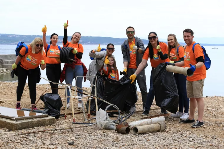 Studenac i partneri ronioci uklonili gotovo 40 kubika otpada nataloženog na dnu Jadrana kod Selca
