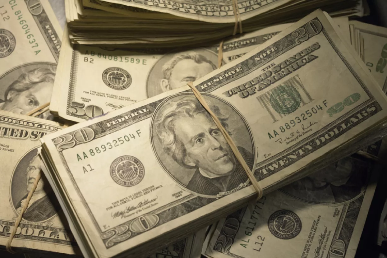 Inflacija utječe na dolar i na cijene dionica na burzama