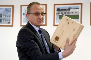 [Poslovna scena] Metalac Josip Mihalić tvrdi da je budućnost njegovog Jedinstva Krapina u drvu