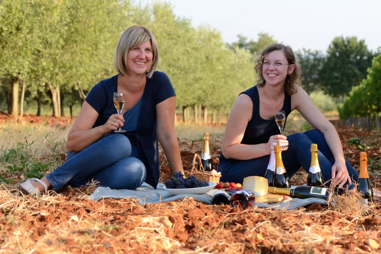 SESTRE U BIZNISU (1) Kako su sestre Peršurić razvile naslijeđenu proizvodnju istarskih pjenušaca