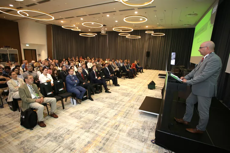 Koncept budućnosti energetike mora sadržavati naftu i plin i nove izvore poput vodika