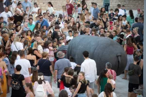 Šibenikom povodom dječjeg festivala prošetao nilski konj Nellie