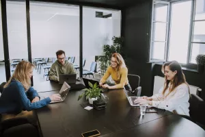 Q nadmašio Apple i Google po zadovoljstvu i lojalnosti zaposlenika