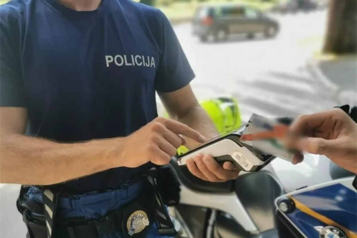 Digitalizacija policije: Od 1. srpnja nema vi&scaron;e gotovinskog plaćanja kazni