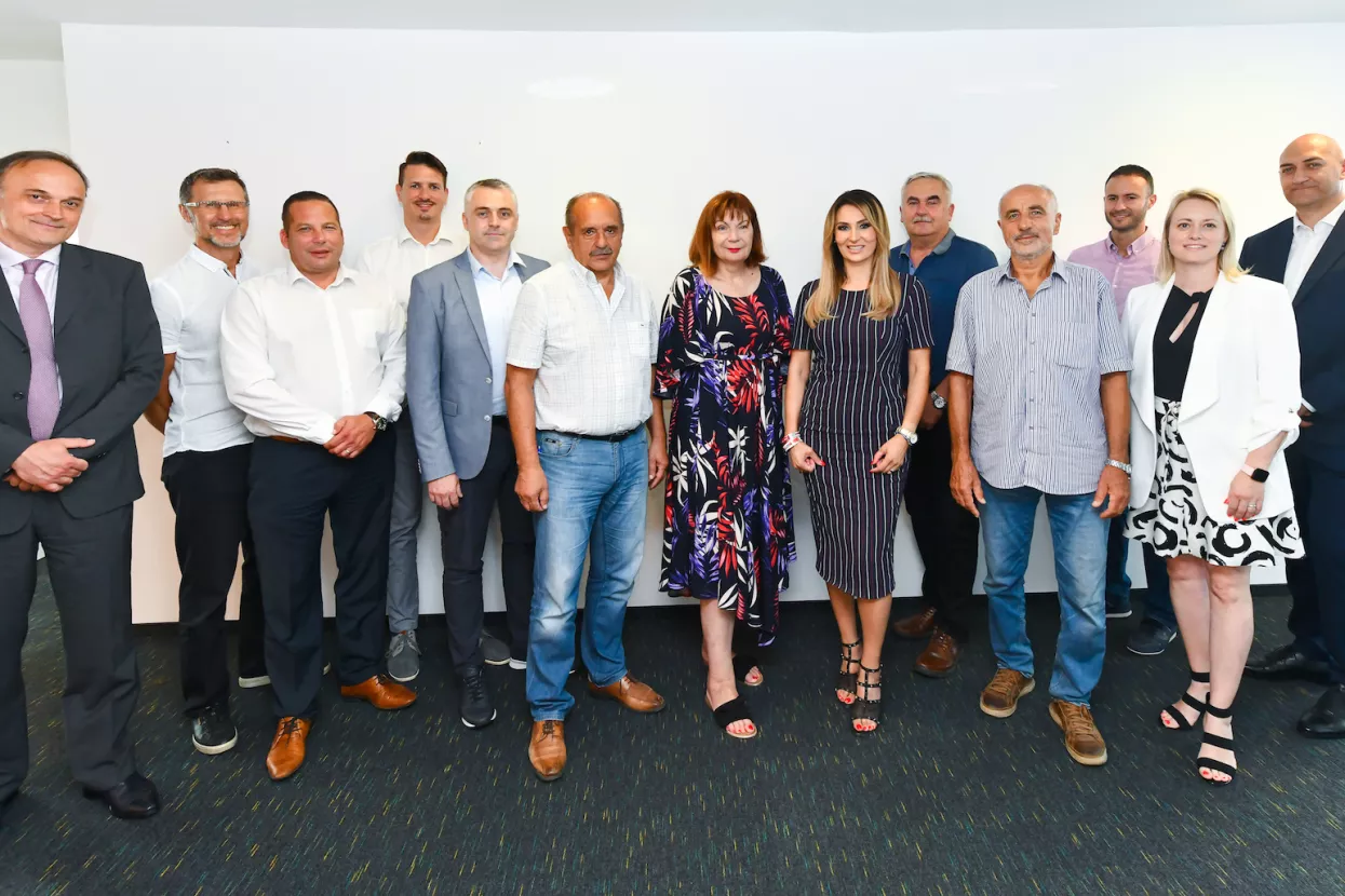 Kompanije prerađivačke industrije i djelatnosti u tehnologiji osnovale svoju udrugu