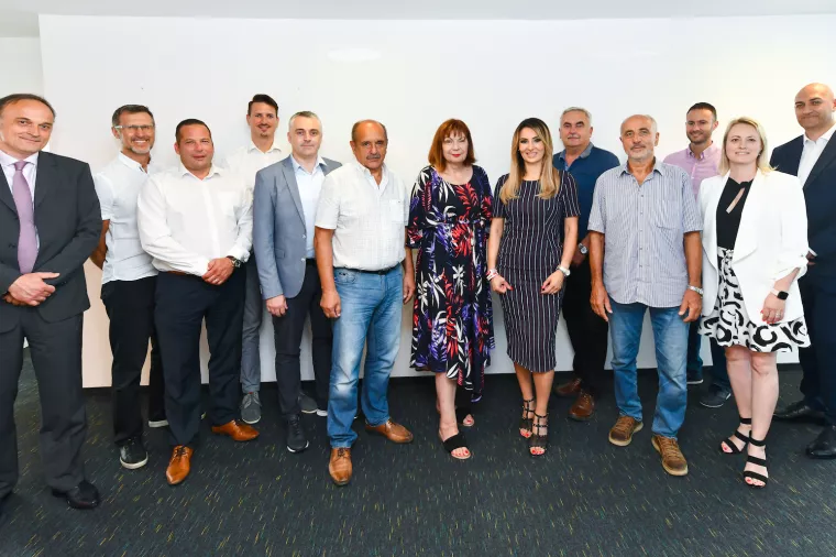 Kompanije prerađivačke industrije i djelatnosti u tehnologiji osnovale svoju udrugu