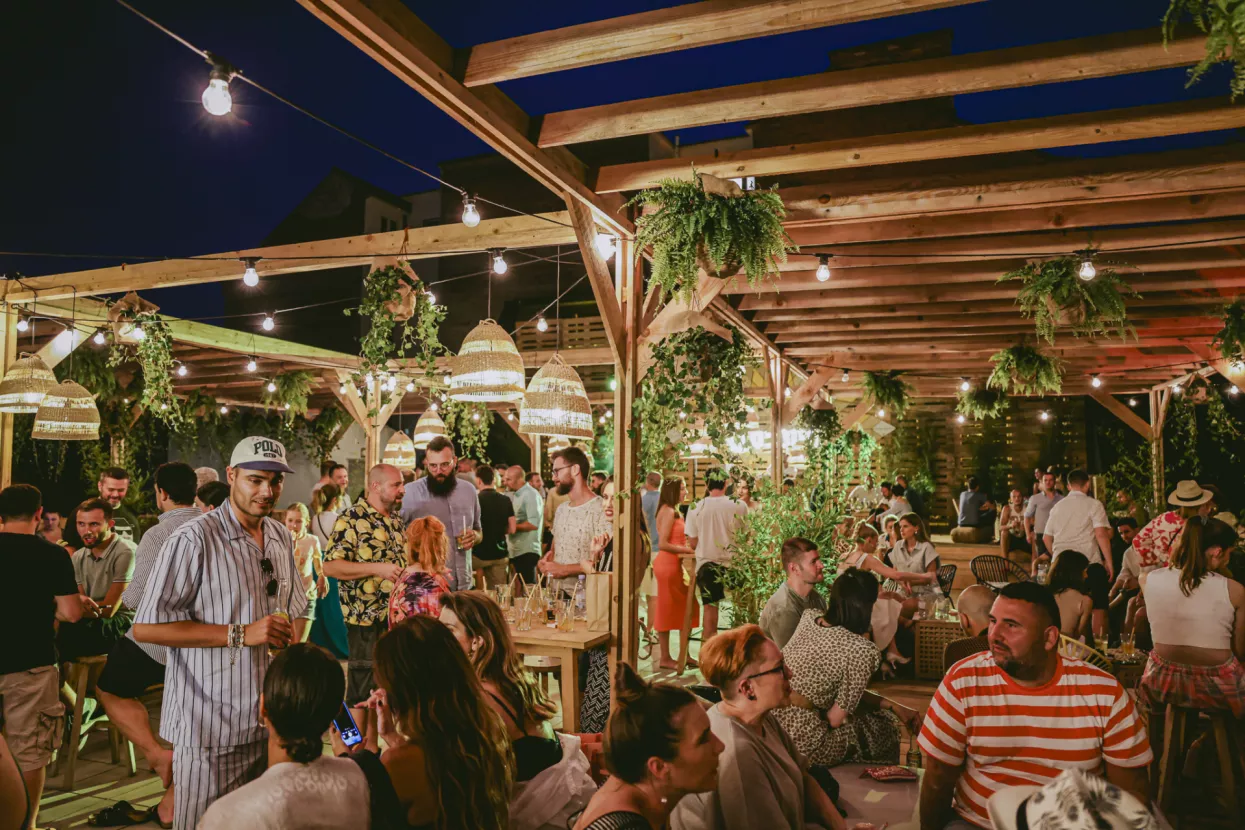 Najpoznatiji krov u gradu ugostio je brojne poznate i zaživio u bojama Corona Sunsets Sessionsa