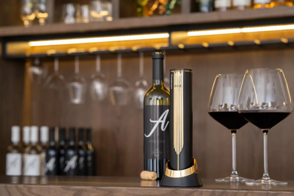 Elegantni otvarači vina za poslovne ručkove u privatnom aranžmanu