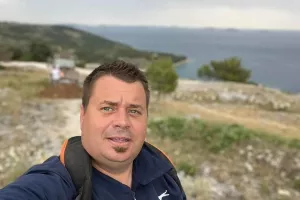 VLAST U KUPLERAJU: Karticu u bordelu peglao je načelnik općine izabran s liste HDS-a i HDZ-a