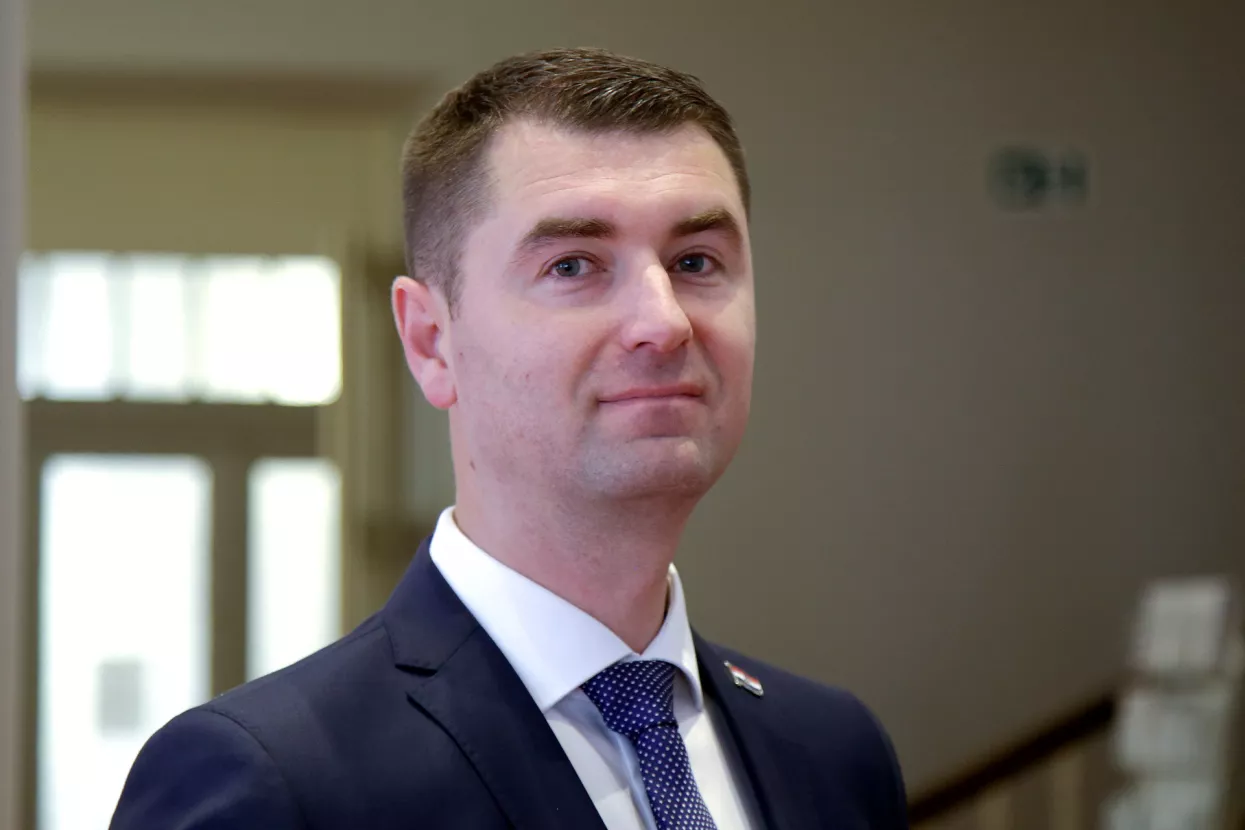 Ministre Filipoviću, sada, molim, preispitajte natječaj za NPOO