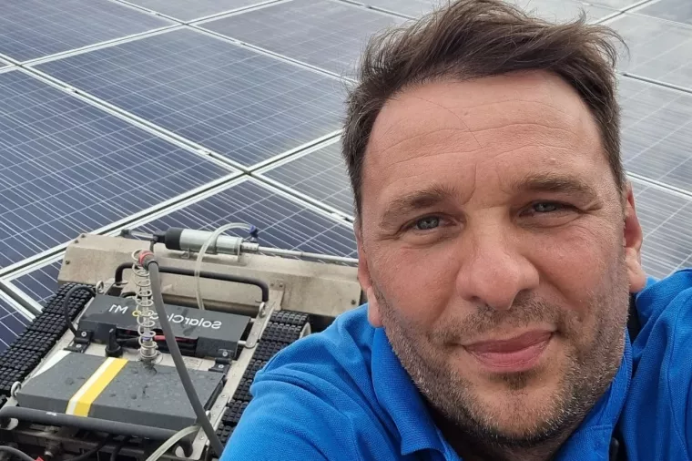 Poduzetnik koji je prepoznao nišu i jedini sa svojim robotom Zolikom čisti solare
