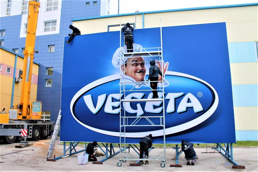 [Oni koji dolaze] Rineo dizajn vodeći u svjetlećim reklamama, postavio i najveći ekran u Europi od 1020 m&sup2;