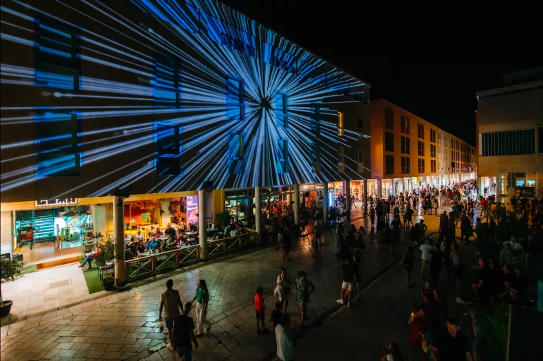 Boutique Hostel Forum proslavio deseti rođendan uz spektakularni koncert grupe Elemental u centru Zadra