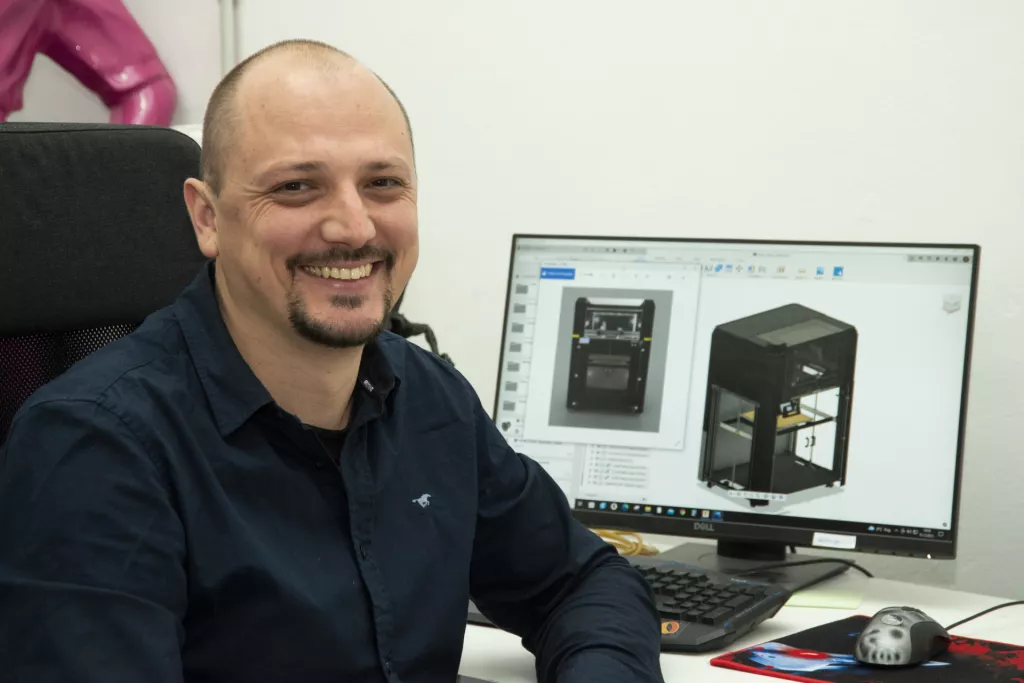 [Oni koji dolaze &ndash; TOP 100] Parkirališne barijere, platforma Robotiq.ai, najbolja sportska aplikacija, robotski restoran&hellip;