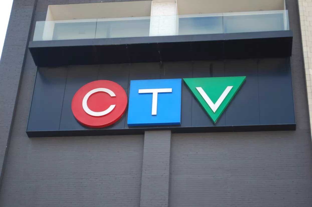 Brendovi podržali kanadsku voditeljicu Lisu LaFlamme koja je otkaz dobila zbog sijede kose