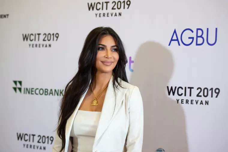 Kim Kardashian osnovala private-equity fond SKKY Partners