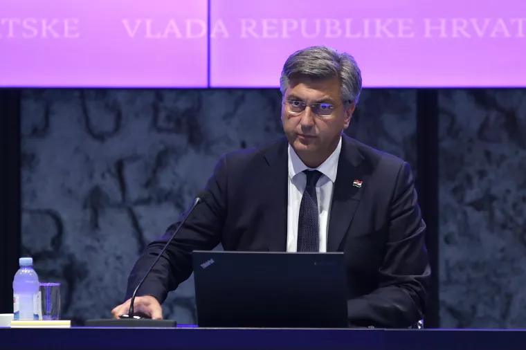 Plenkovićeva Vlada u dvije godine zaposlila 5000 novih uhljeba, od toga 1500 u ministarstvima i Vladi