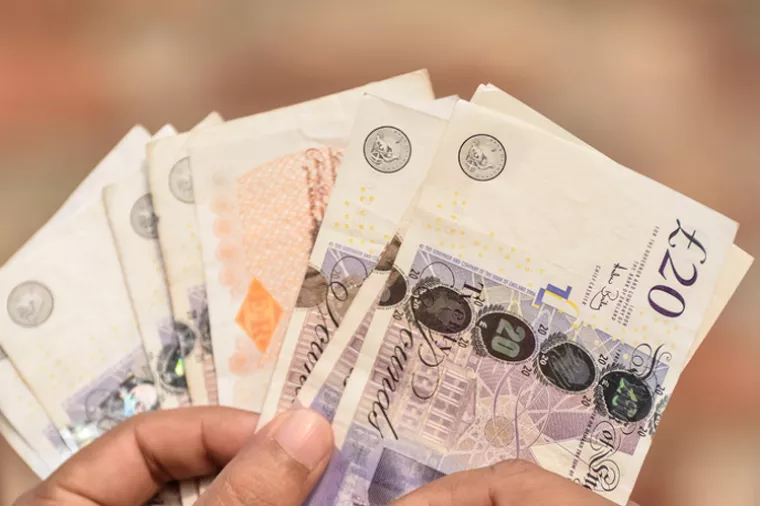 Britanska funta rekordno nisko u odnosu na dolar