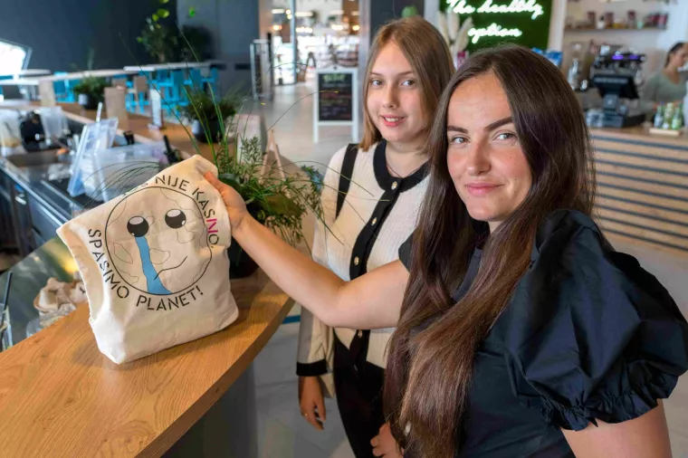 Budi i ti dio promjene: Plastične vrećice sada je moguće besplatno zamijeniti za pamučne dizajnerske torbe