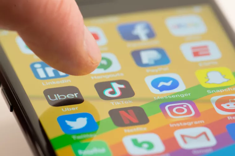 Facebook gasi, a TikTok uvodi značajku Live Shopping