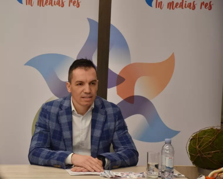 Željko Fanjak, <br>direktor TZ-a Karlovačke županije:.<br>- Kao kontinentalna destinacija ponovno smo premašili magičnu brojku od pola milijuna noćenja na čemu možemo svi biti zadovoljni. Sve kategorije smještajnih objekata bilježe rast dolazaka i noćenja, a u apsolutnim brojevima prednjače kampovi i obiteljski smještaj <br>