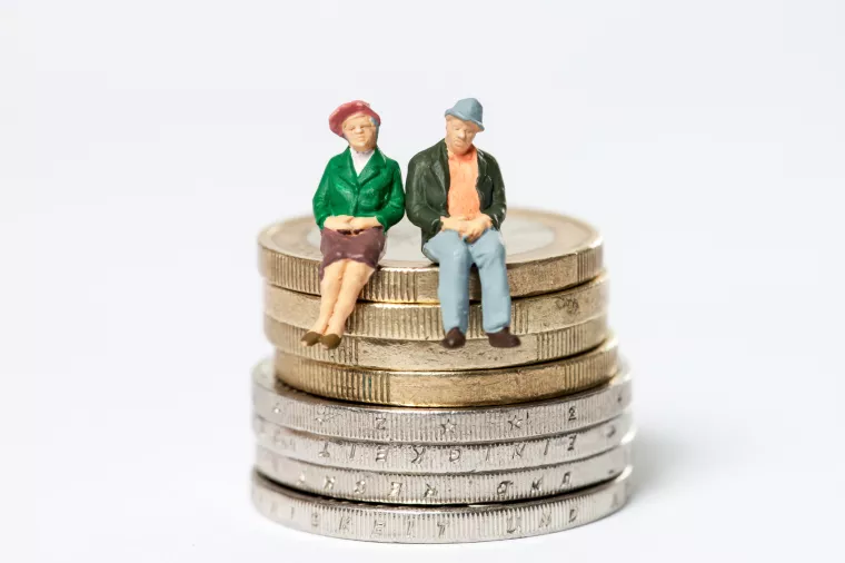 Obiteljske mirovine: Tko će i pod kojim uvjetima moći primati i dio mirovine pokojnog partnera