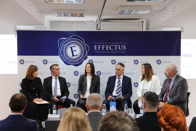 Effectus okrugli stol