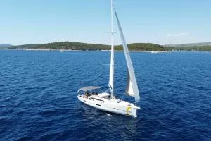 Jedrilica u čarteru Angelina grupe