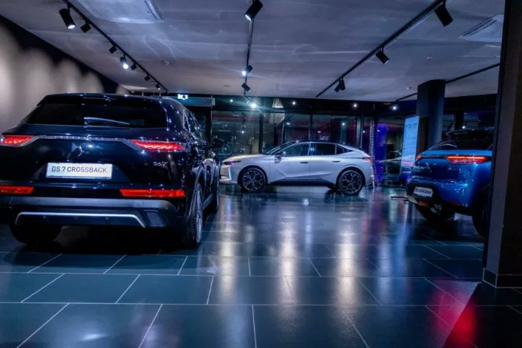 Od lansiranja brenda DS na hrvatsko tržište u ponudi su DS 3 Crossback, DS 7 Crossback, DS 4, a početkom sljedeće godine DS 9. Na otvaranju DS Storea Zagreb 20. listopada premijerno je predstavljen novi DS7 koji početkom godine stižeo na hrvatsko tržište