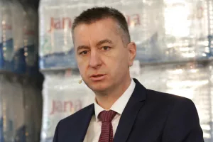 Fabris Peruško. Konferencija za medije u pogonu Jane, u Gorici Svetojanskoj