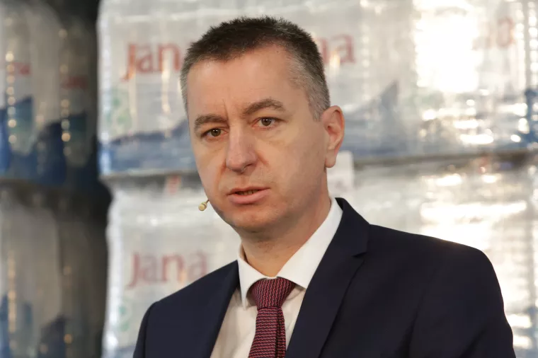 Fabris Peruško. Konferencija za medije u pogonu Jane, u Gorici Svetojanskoj