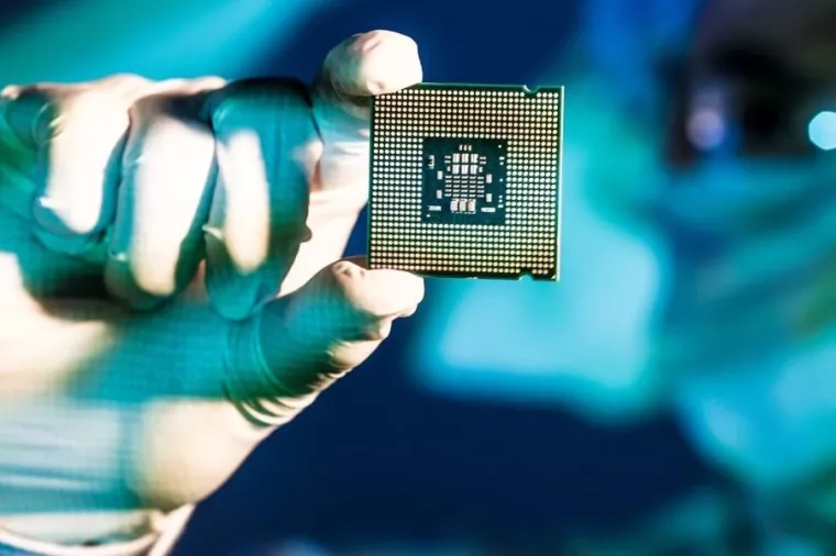 EU planira proizvoditi visokosofisticirane dvonanometarske čipova za pametne telefone, računalstvo u oblaku i umjetnu inteligenciju (AI), a tvrtke i znanstvene institucije uključene u europski 'industrijski savez' koji će sudjelovati u tom projektu su; NXP i ASML iz Nizozemske, francusko-talijanski ST, njemački Infineon i Bosch, Imec iz Belgije i CEA-Leti iz Francuske, te njemački istraživački institut Fraunhofer