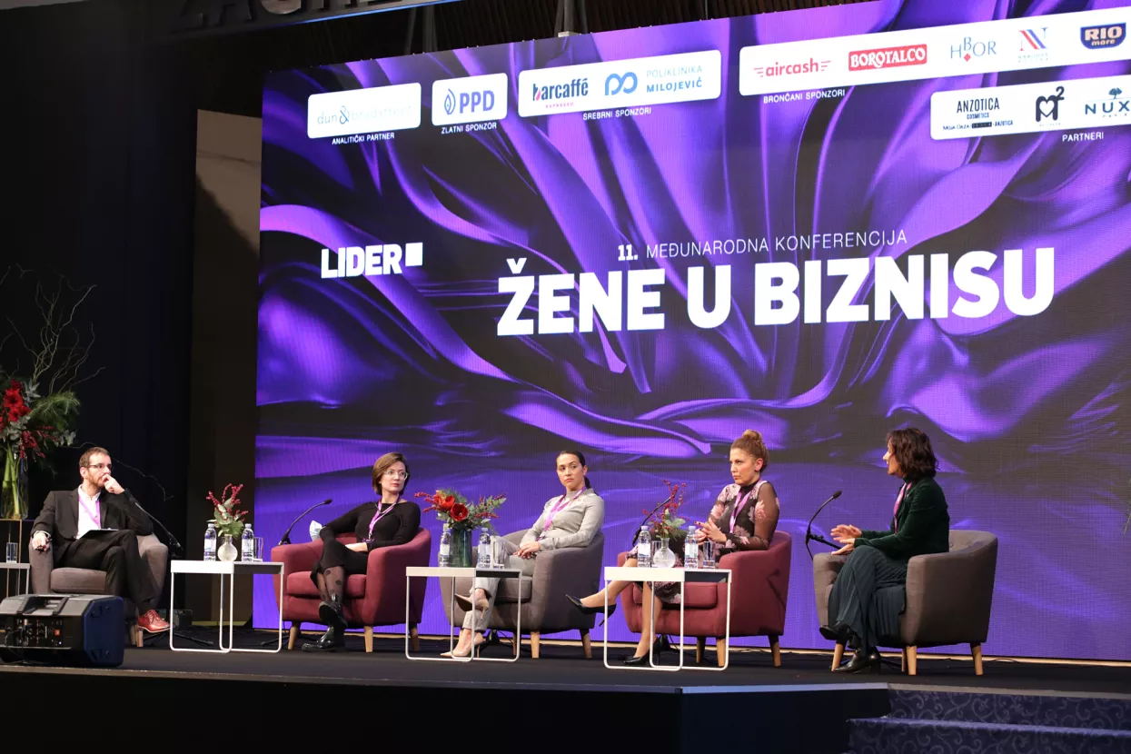 ŽENE U BIZNISU 2021. Panel 1. Wanja Figenwald, Anamarija Vuić, Monika Mikac, Anita Lacmanović i Diana Kobas Dešković