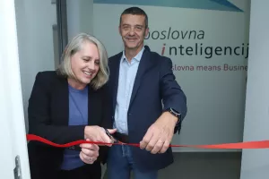 Poslovna inteligencija i Legit