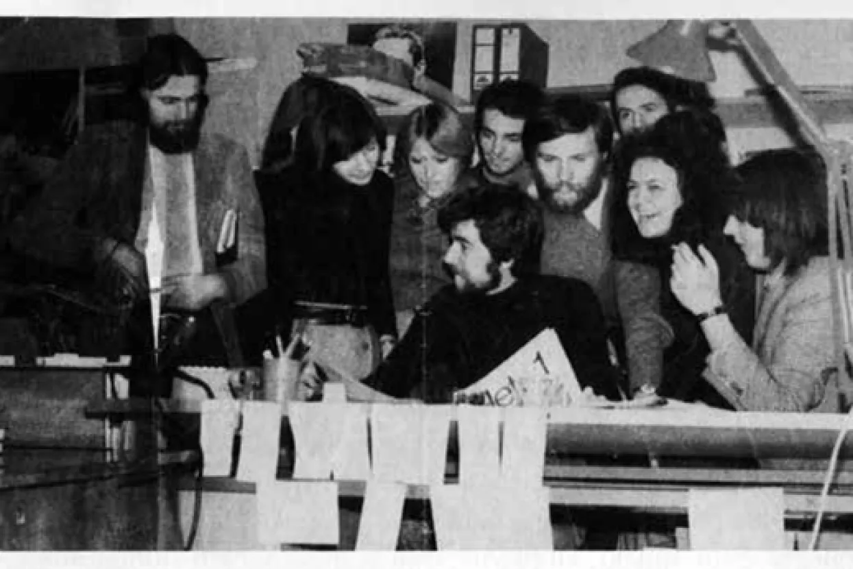 Kvesićeva redakcija s prvim brojem 