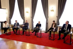 Nagrada Hrvoje Mateljić 2022. Okrugli stol: Gordana Gelenčer, Goran Pekez, Boris Popović, Marijana Ivanov, Petar Vušković i Zdravko Zrinušić