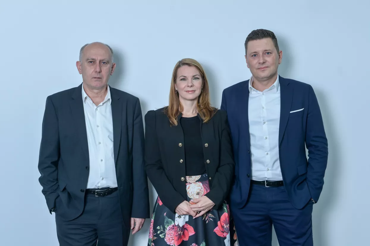 Vladimir Kuzmić, Simona Kostrevc, Niko Knez 