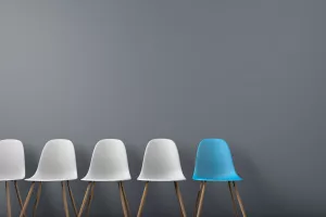 – Traženje talenata postaje sve izazovnije zbog kroničnog nedostatka radne snage i velike ponude poslova te sve veće konkurencije među samim regruterima ili agencijama