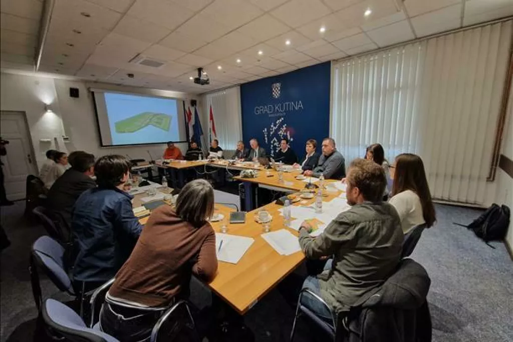 Grad Kutina promo