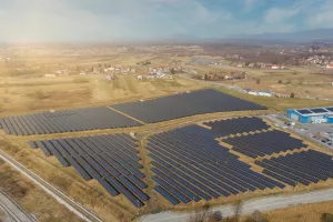 Solida solarni paneli